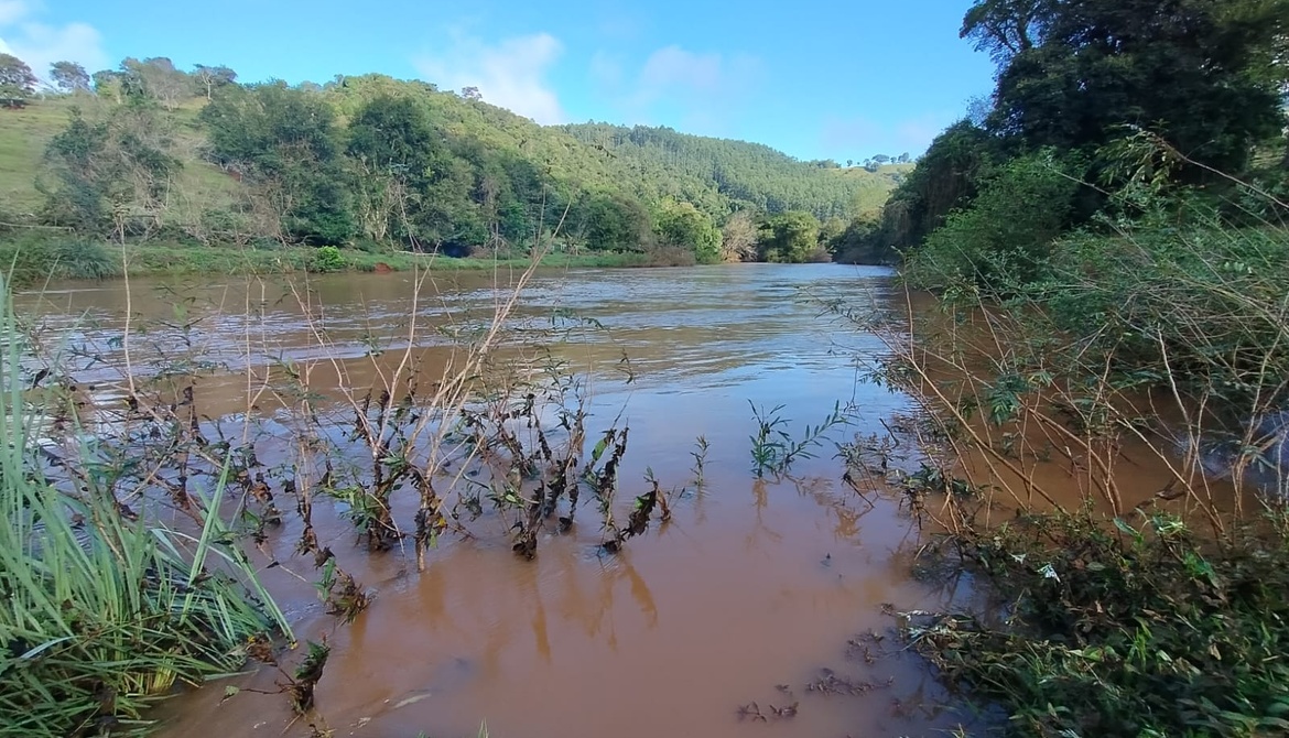 Elevação do Rio Jacutinga impacta captação de água bruta e exige uso consciente pela população
