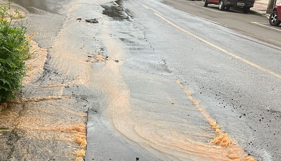 Concórdia Saneamento restabelece produção de água, mas rompimento de adutora retarda recuperação do sistema