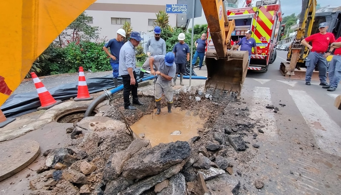 Produção e tratamento de água é retomado na ETA Floresta após intervenção em adutora e manutenções