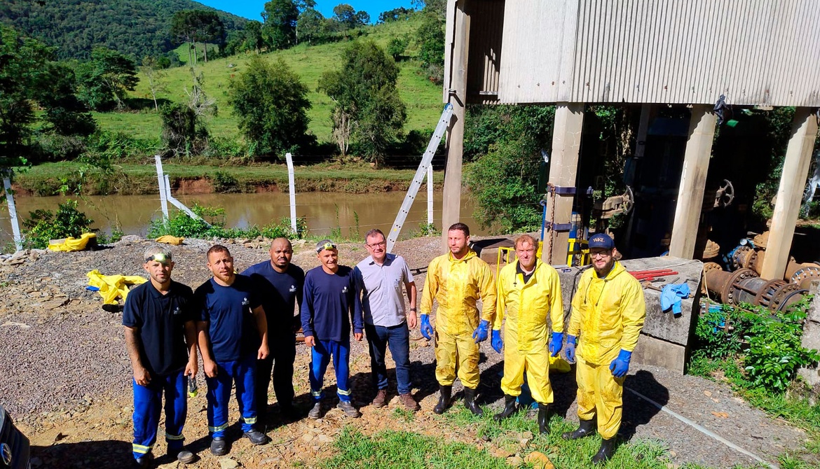 Manutenção em estruturas de captação e tratamento de água remove 50 toneladas de sedimentos após chuvas