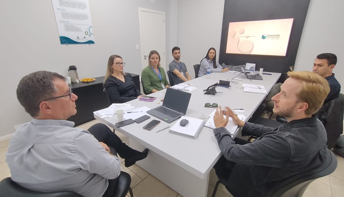 Concórdia Saneamento recebe Aris e apresenta dados sobre a evolução dos serviços