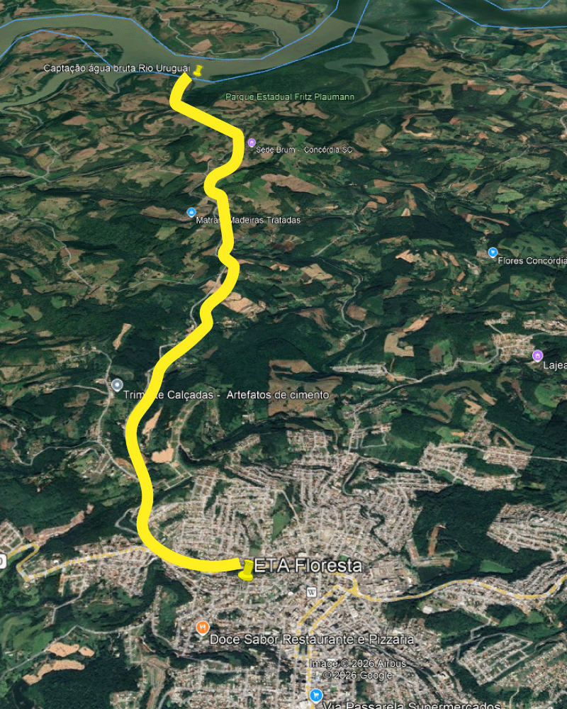 Tubulação de 400 milímetros será enterrada junto à estrada rural antes da implantação de asfalto